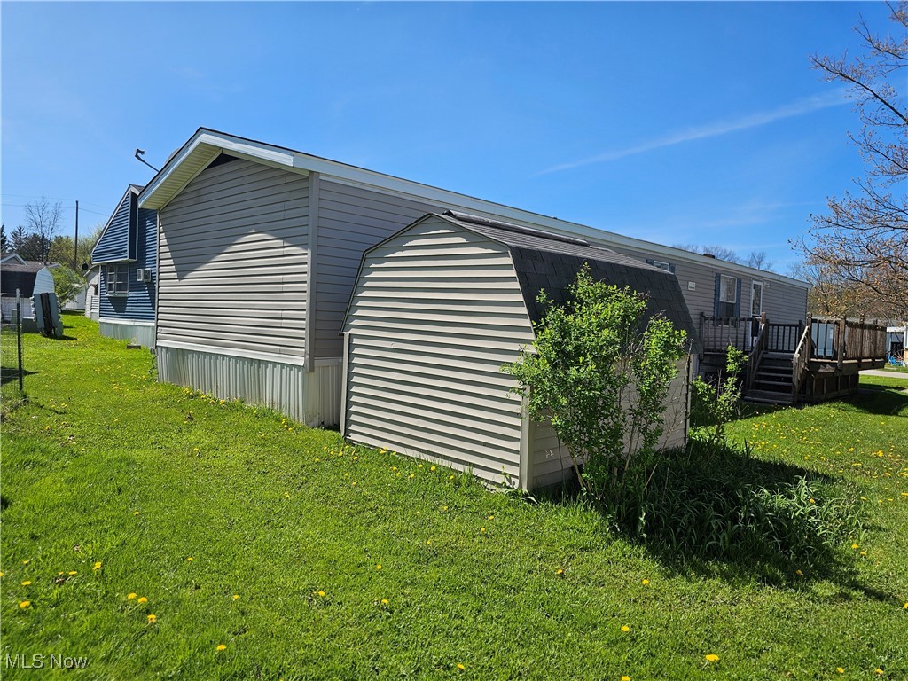 23 Thomas Drive, Middlefield, Ohio image 4