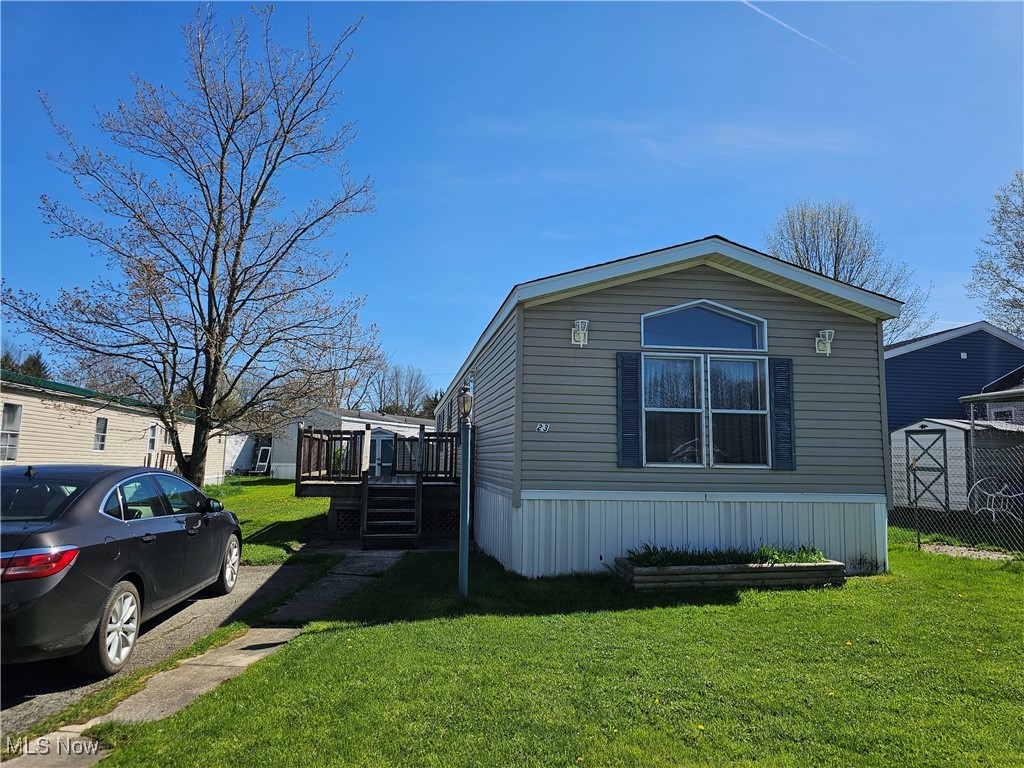 23 Thomas Drive, Middlefield, Ohio image 1