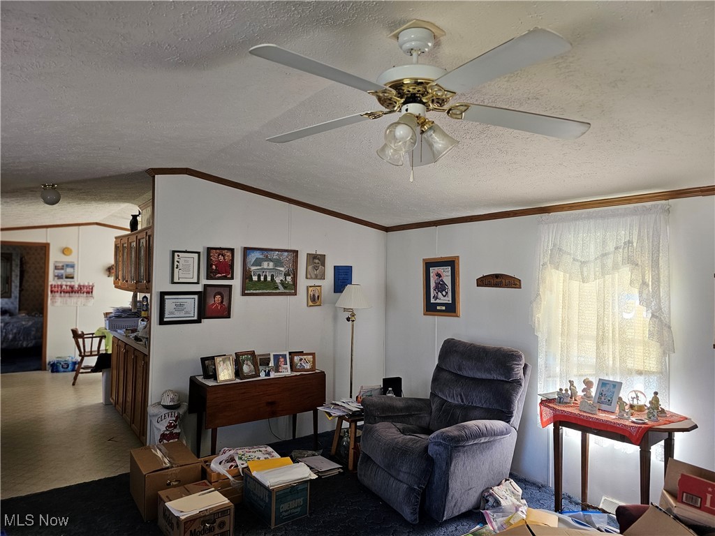 23 Thomas Drive, Middlefield, Ohio image 6