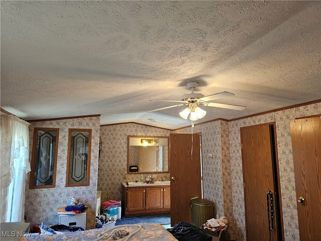 23 Thomas Drive, Middlefield, Ohio image 16