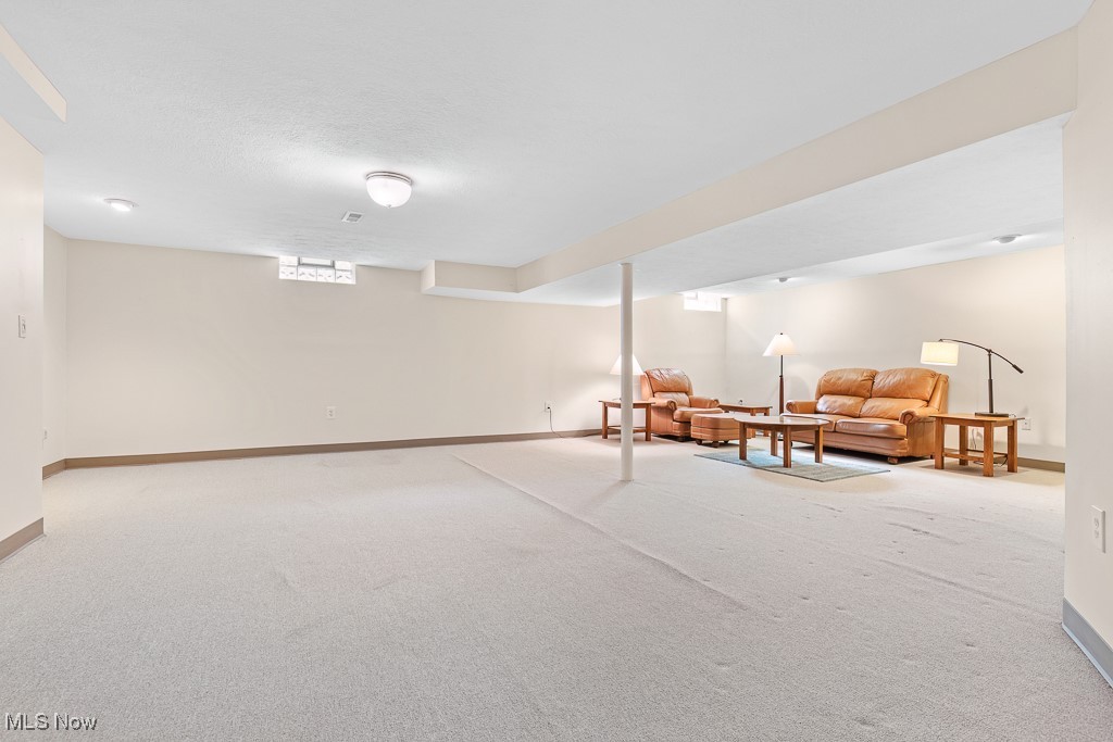 7000 Ravenswood Drive, Parma, Ohio image 32