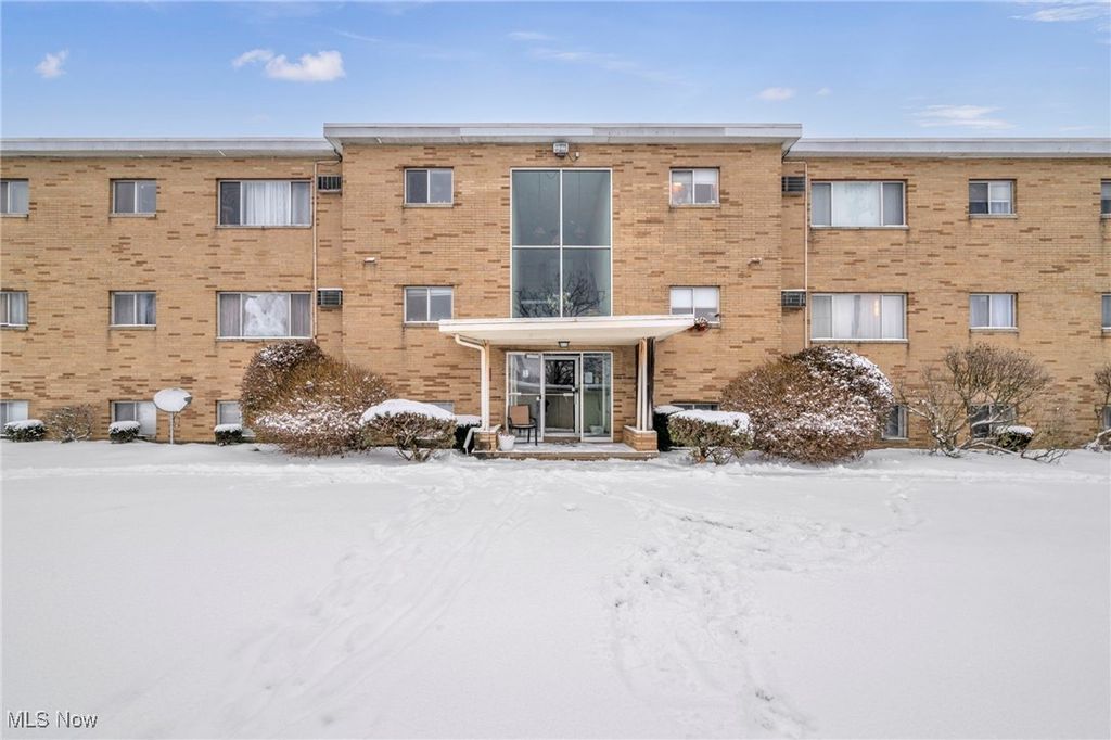 Photo of 5200 Royalton Road #C-9, North Royalton, OH 44133 (MLS # 5183506)