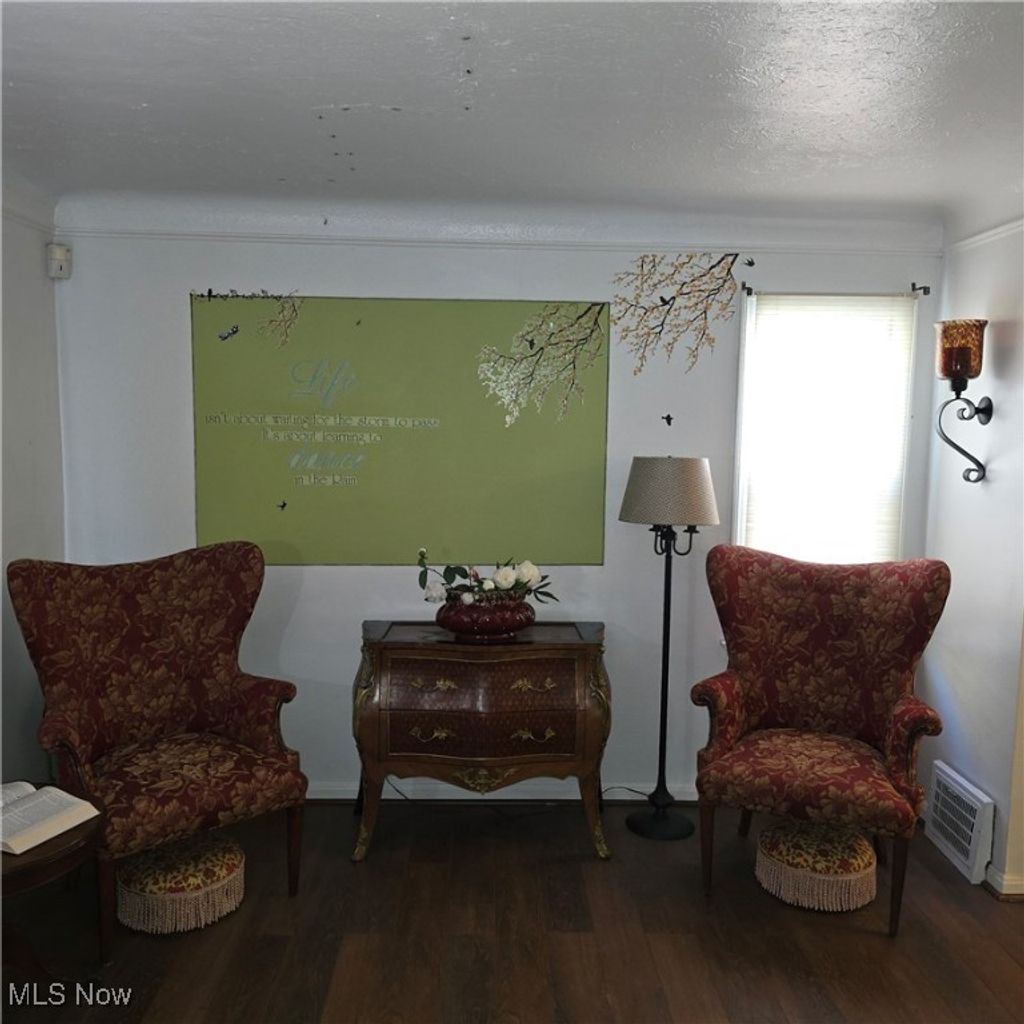 Photo of 17912 North Boulevard, Maple Heights, OH 44137 (MLS # 5168157)