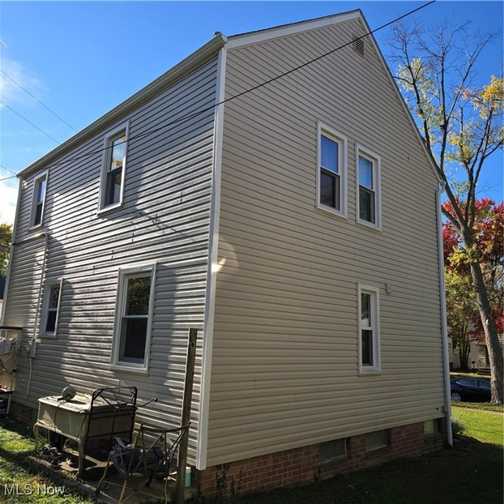 Photo of 17912 North Boulevard, Maple Heights, OH 44137 (MLS # 5168157)