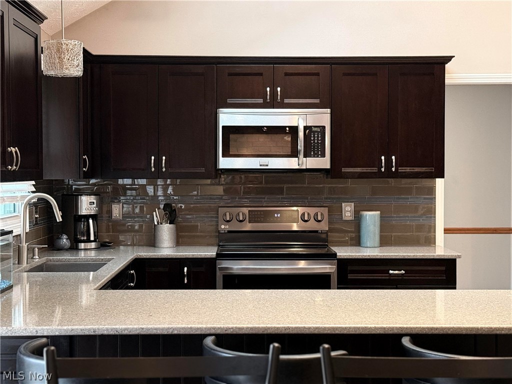 7515 Companys 02 - Residential