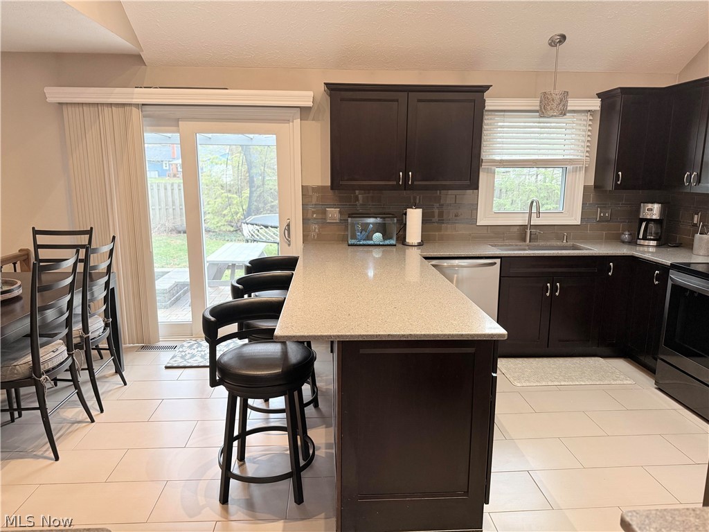 7515 Companys 02 - Residential