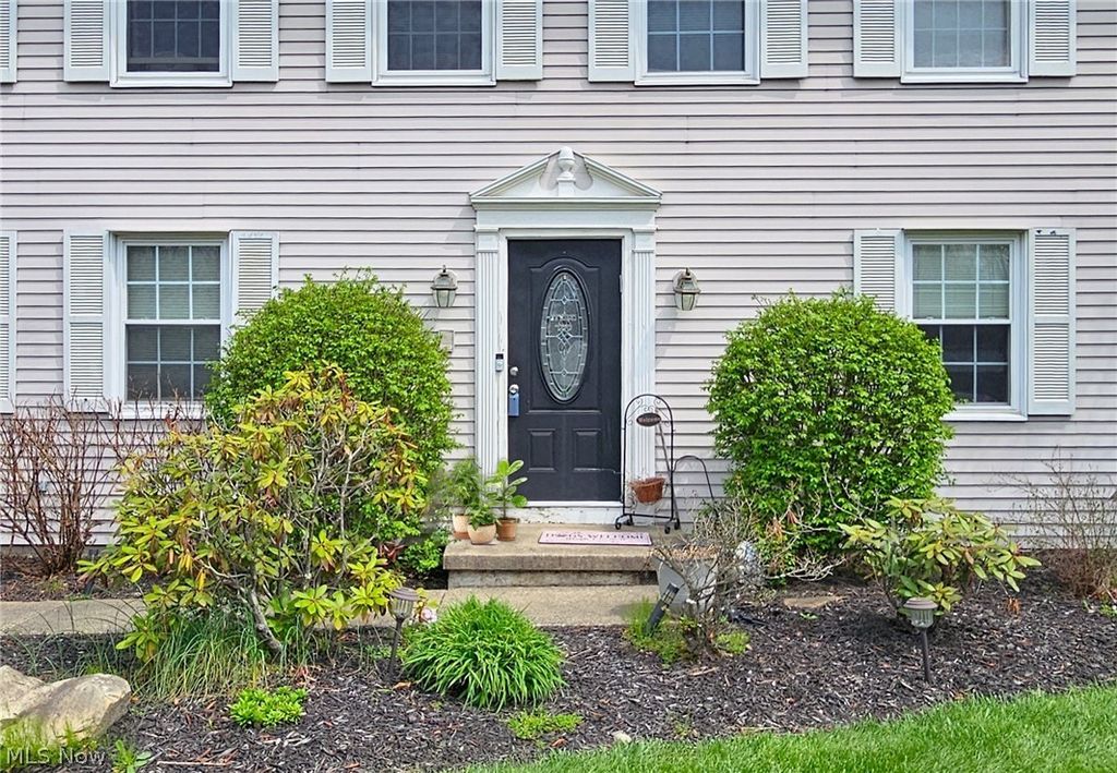 Photo of 200 Briarbrook Court NE, Howland, OH 44484 (MLS # 5199426)