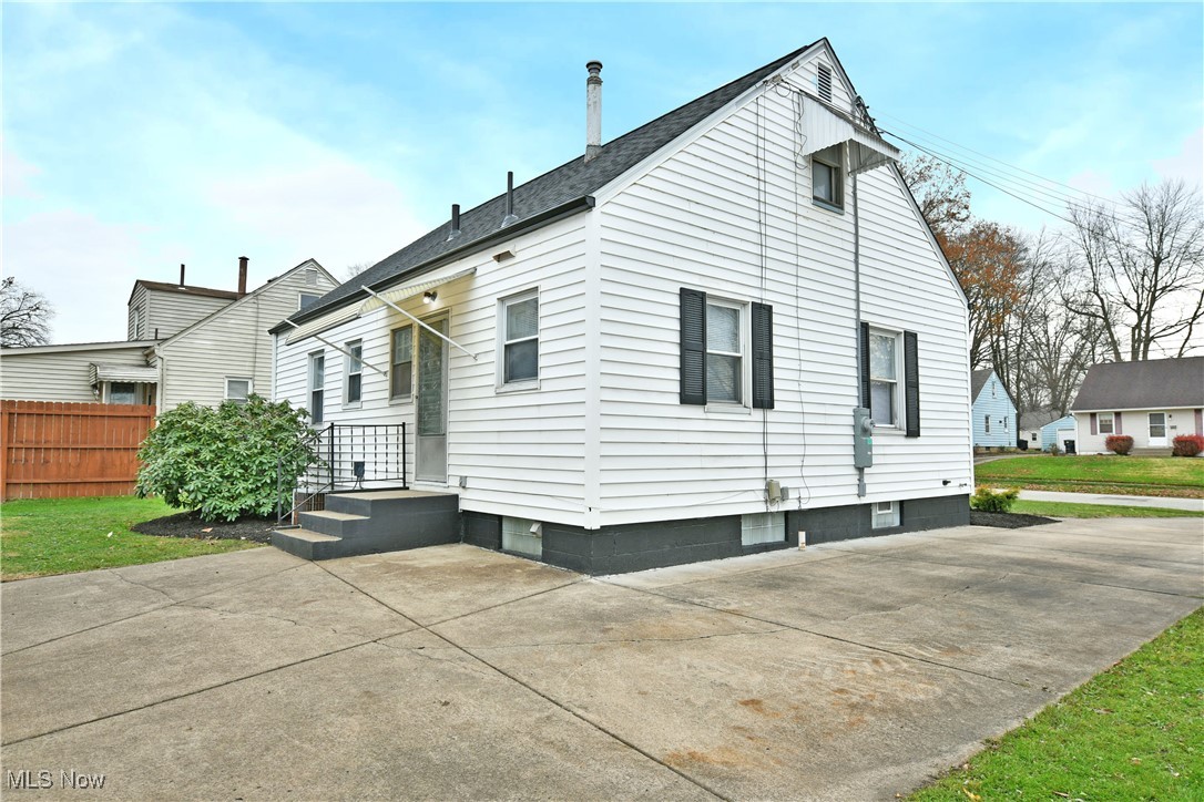 1701 Beechwood Street, Warren, Ohio image 9