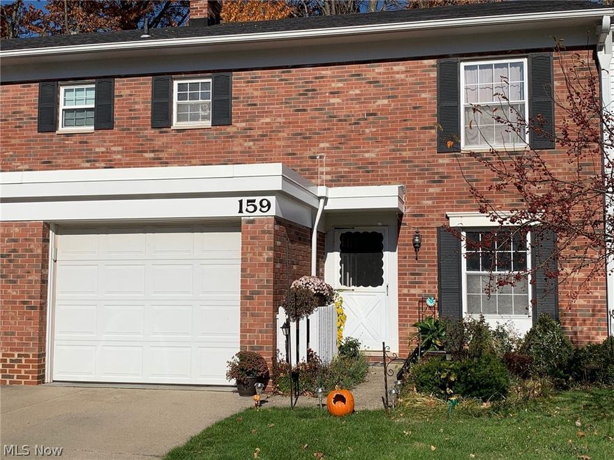 Nice 3 bedroom townhouse in Sturbridge Village Condos offers large and bright living room, remodeled eat-in kitchen with granite countertops, newer appliances and remodeled bathrooms. The large sliding door off eat-in kitchen leads to the private patio, perfect for grilling and family gathering. In-ground pool, party room and playground for the little ones. Close to everything - shopping, restaurants and freeway access.