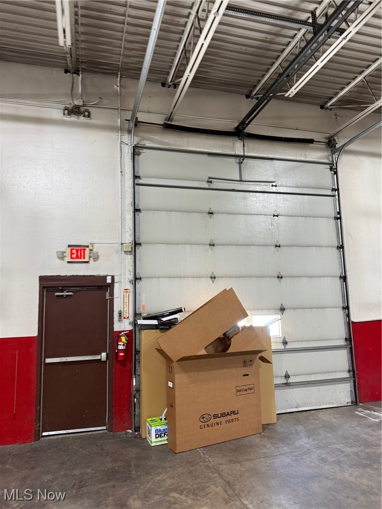 1787 Highland Road Left