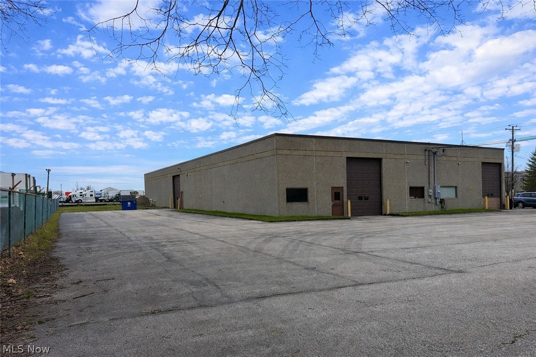 Twinsburg 01 - Commercial Lease