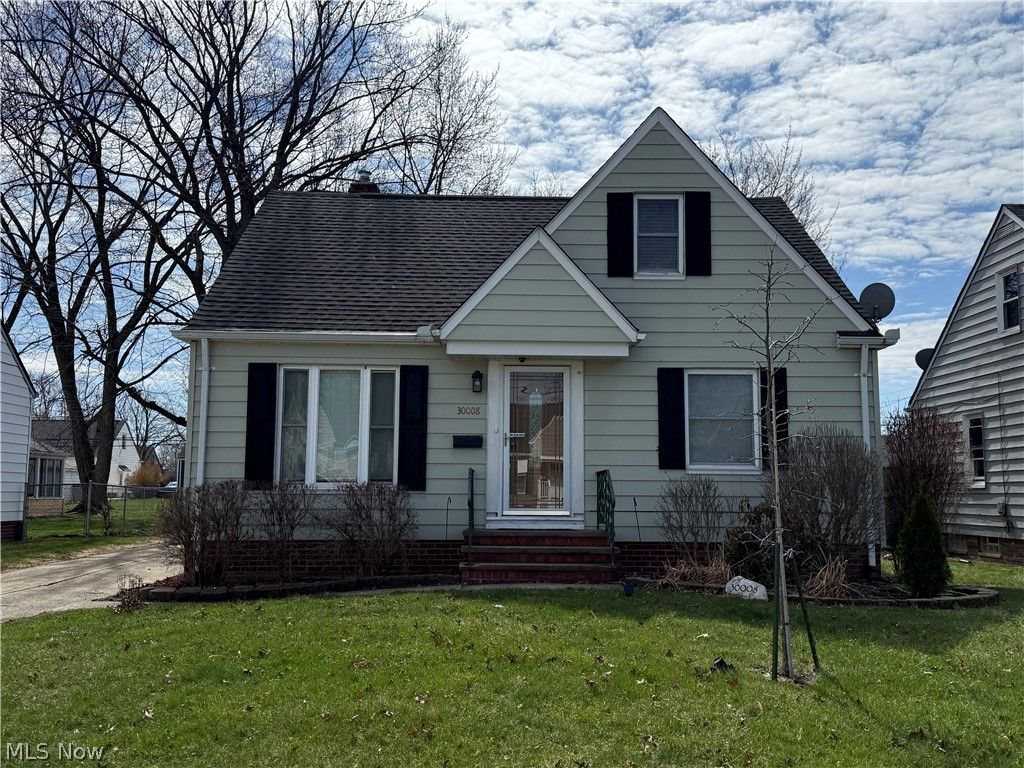 Photo of 30008 Mildred Drive, Willowick, OH 44095 (MLS # 5194717)