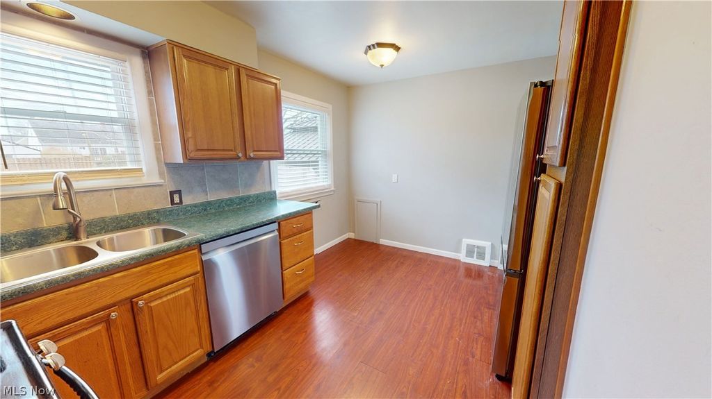 Photo of 30008 Mildred Drive, Willowick, OH 44095 (MLS # 5194717)