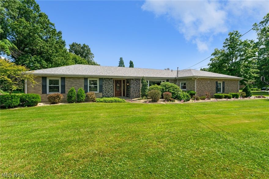 Beautiful three bed ranch on one acre in Springfield Township features a new roof and newly resurfaced cabinets. Large laundry room/mud room off garage entrance. Formal dining and living rooms offer plenty of space to entertain.