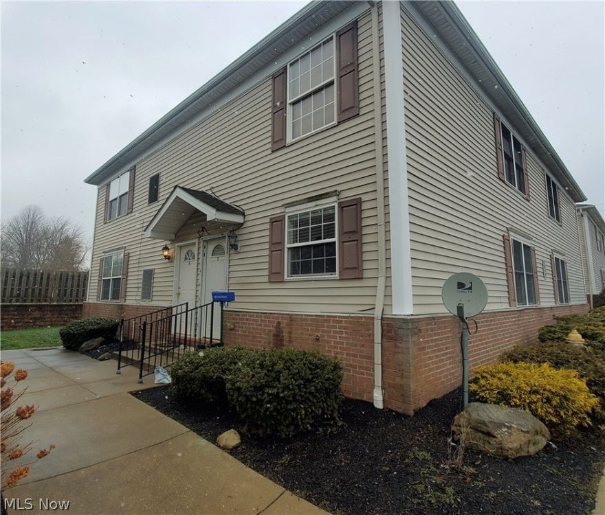 Desirable first floor lower unit in Riverview Villas Condos. Built in 2005, this 2 Bed/2 full Bath unit has everything you need for easy living. Open floorplan with the eat-in kitchen that's open to the spacious living room. All kitchen appliances included. Main bathroom is located in the hall with a shower/tub. Master bedroom includes a large walk-in closet with HVAC access. Large master bathroom with storage shelves and walk-in shower. 2nd bedroom faces the back of the home with large windows. Extra large Utility closet in the hallway for all of your storage needs. Easy hall access to the private laundry/utility room. HVAC combined unit replaced less then 3 years ago. One car enclosed shared garage parking spot and extra uncovered parking available for guests. Enjoy the convenience of living close to shopping, schools, parks, with a low monthly HOA fee. Setup your private showing today!