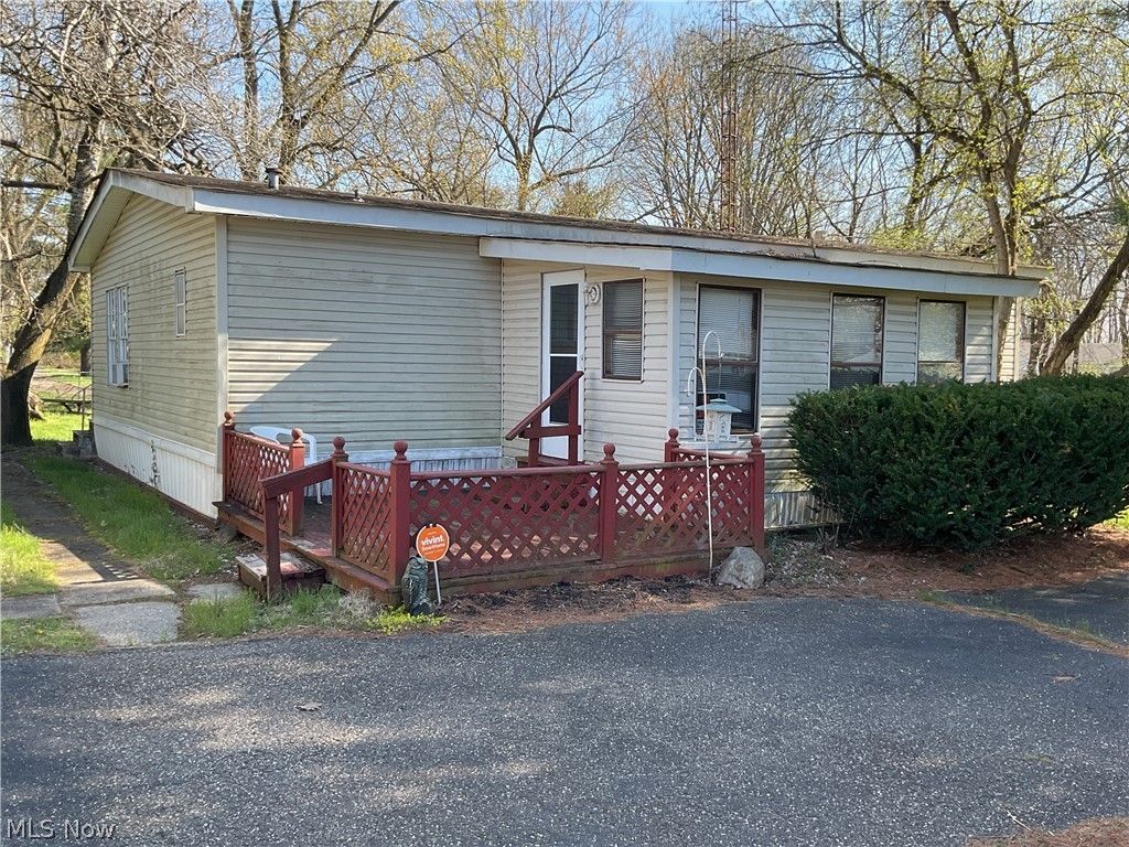 Photo of 3812 Mahoning Road NE, Canton, OH 44705 (MLS # 5200887)