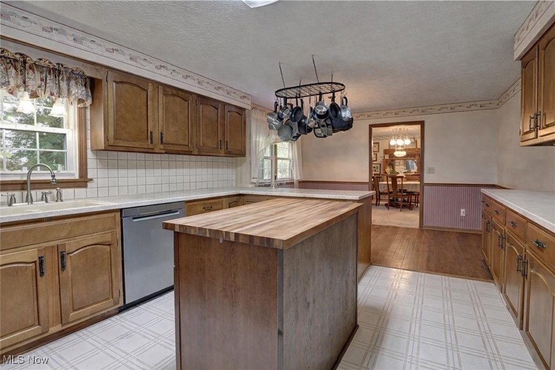 Em & R Myers 1 - Residential