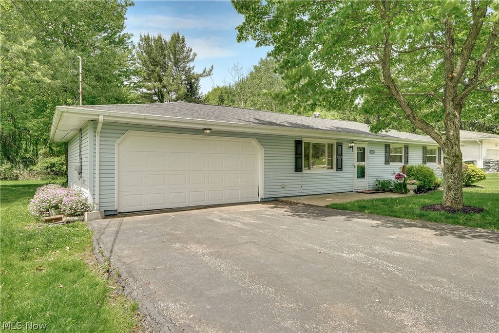 Photo of 857 Eileen Drive, Macedonia, OH 44056 (MLS # 5213158)