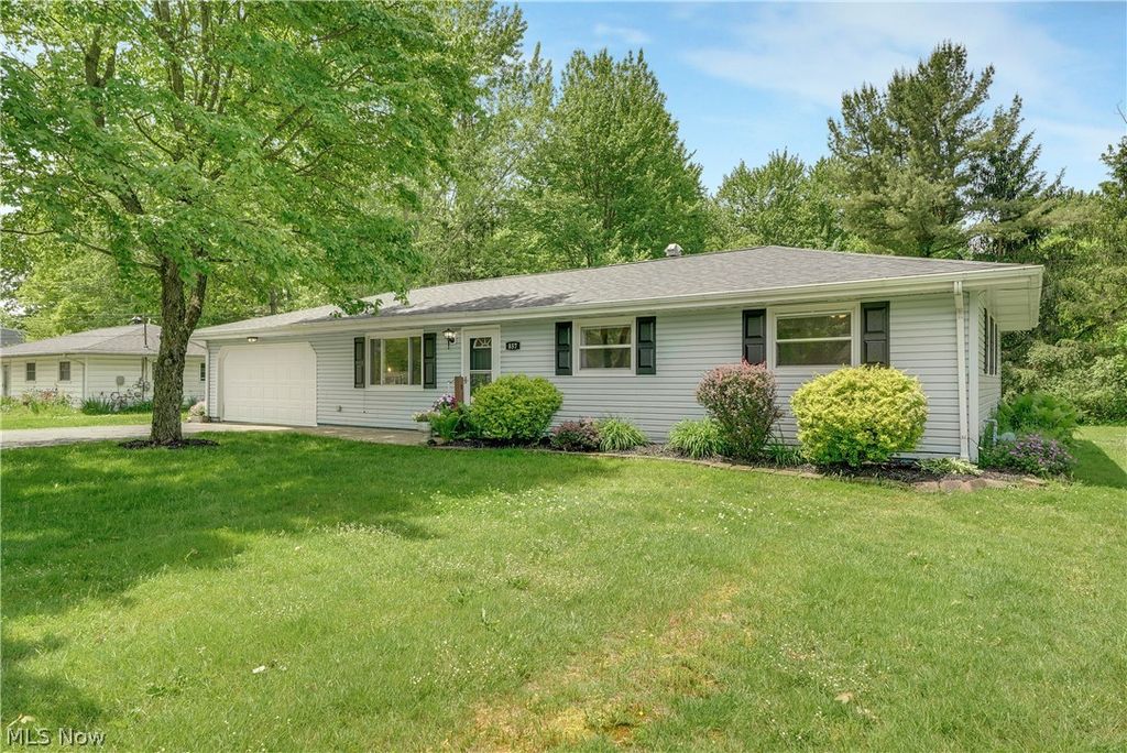 Photo of 857 Eileen Drive, Macedonia, OH 44056 (MLS # 5213158)