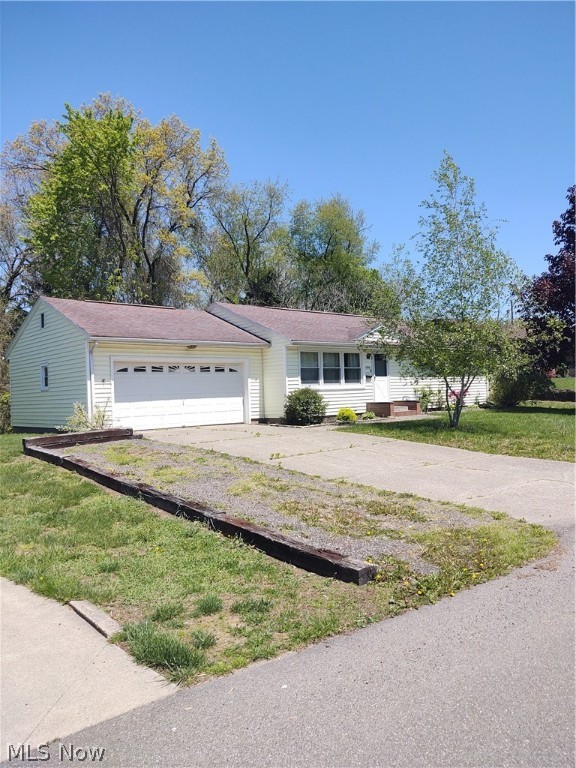 Photo 1 of 8 — 1346 Arrowhead Drive, Coshocton, OH 43812