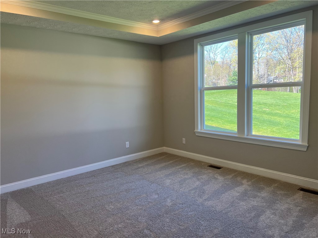 3943 Crest View Drive, Green, Ohio image 7