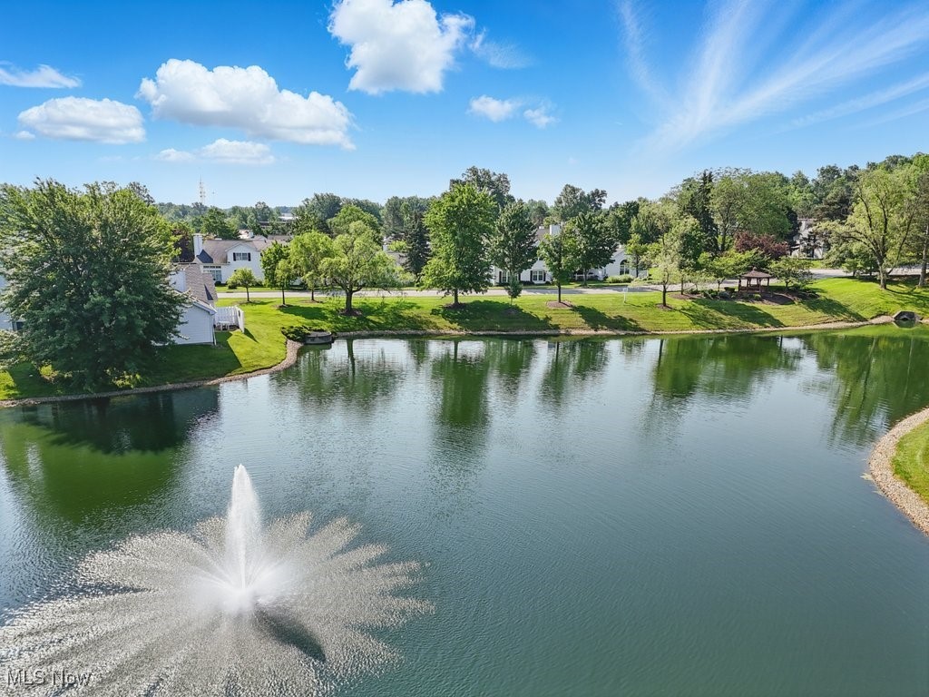 Grand Bay Brecksville - Residential