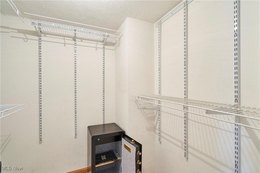 Grand Bay Brecksville - Residential