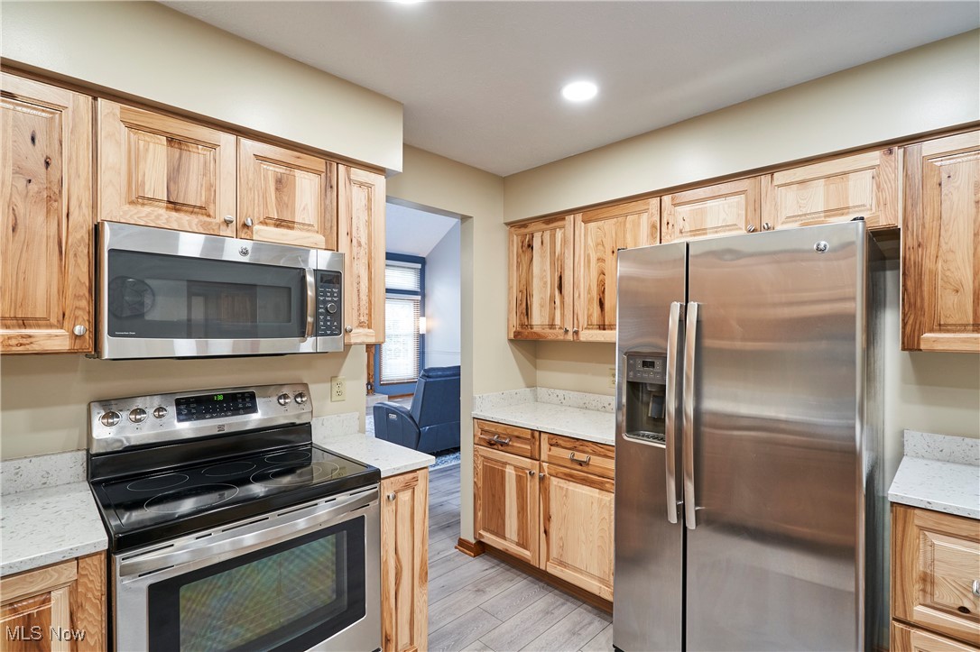 Grand Bay Brecksville - Residential