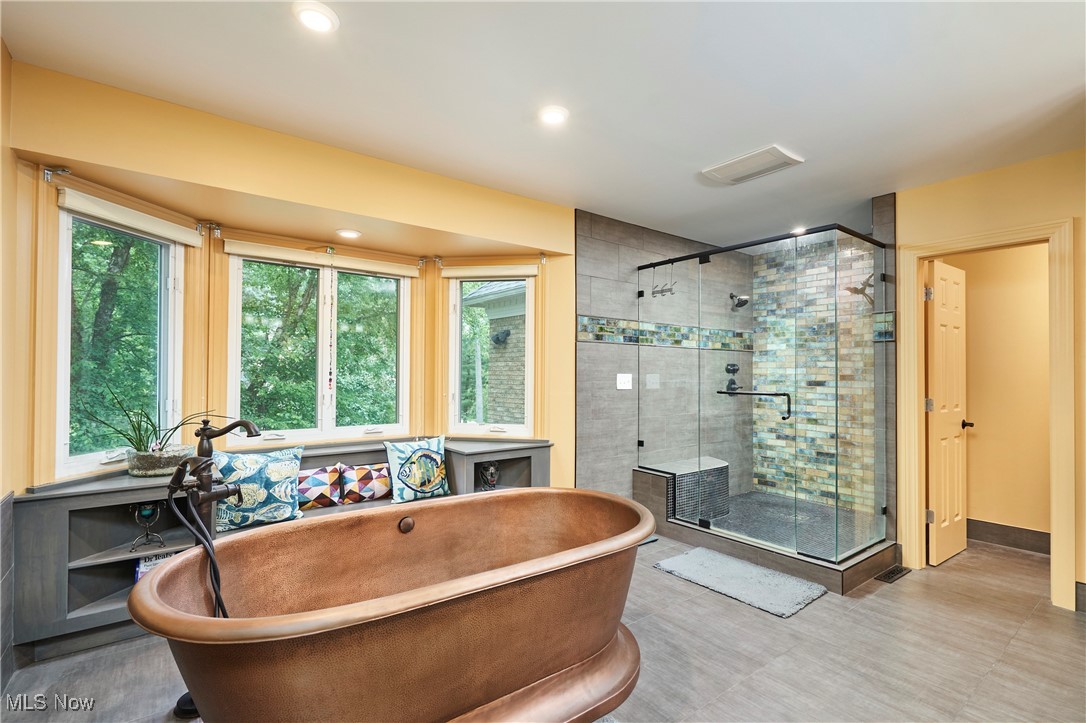 Bath, Ohio 44333, United States, 5 Bedrooms Bedrooms, ,6 BathroomsBathrooms,Residential,Active,167706