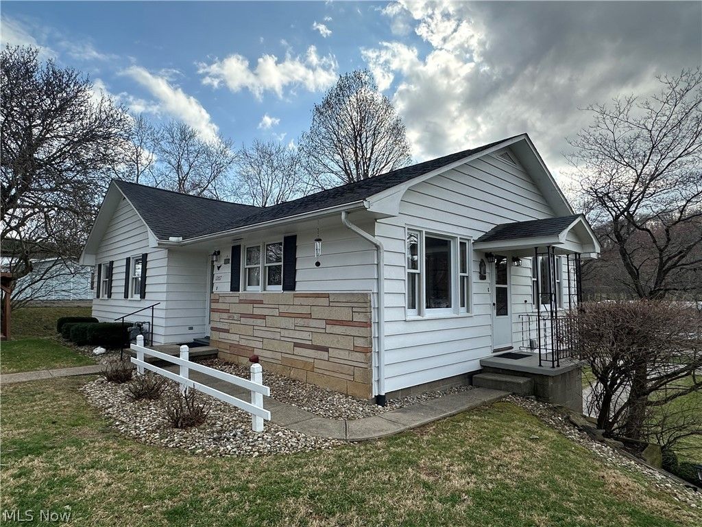 Photo of 1207 Chestnut Street, Dresden, OH 43821 (MLS # 5192310)