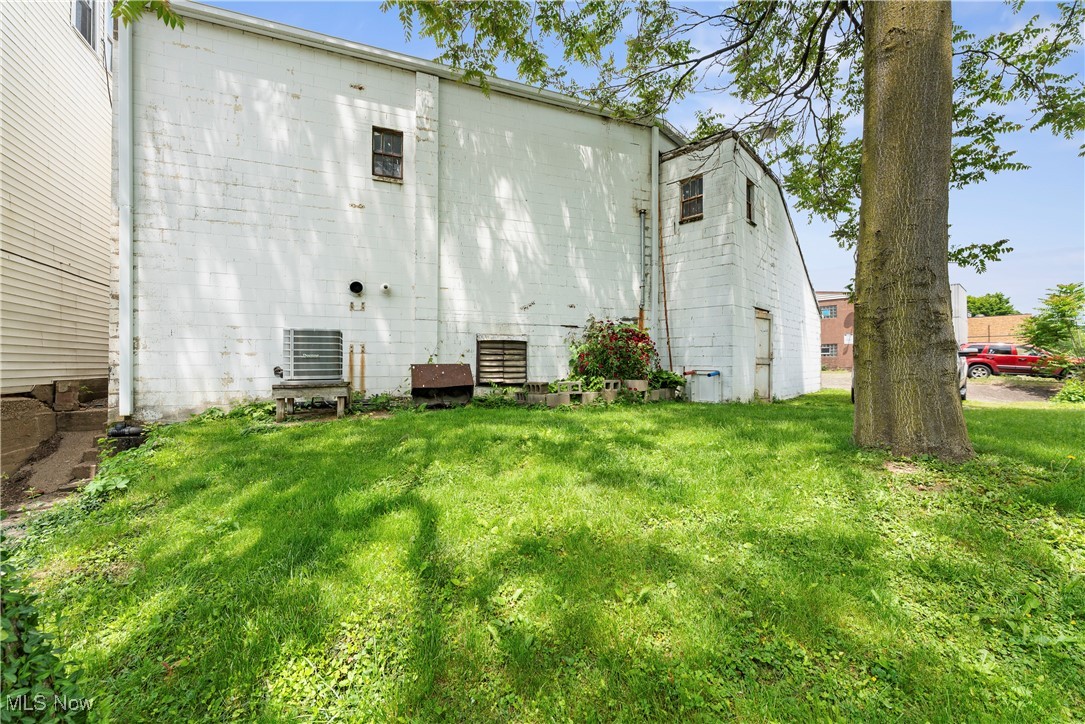 Village/Navarre - Commercial Sale