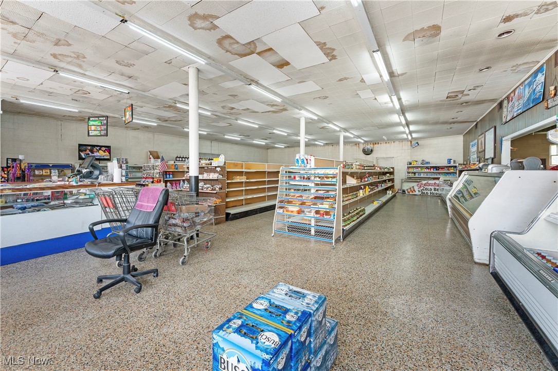 Village/Navarre - Commercial Sale