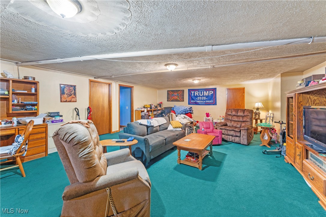 Village/Navarre - Commercial Sale