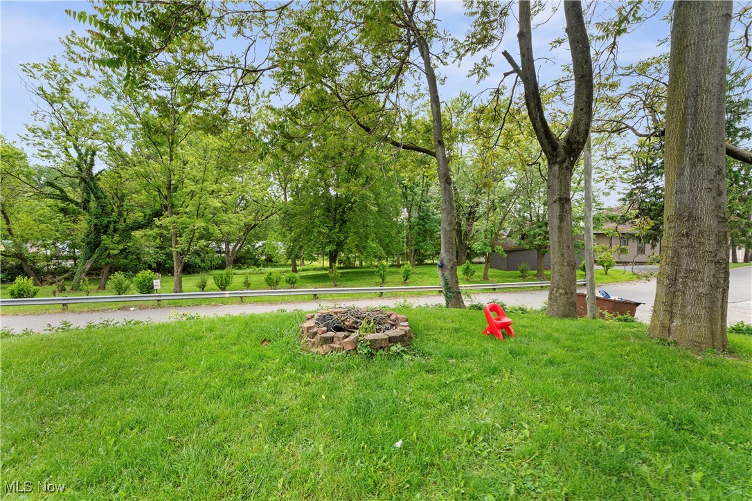 Village/Navarre - Commercial Sale