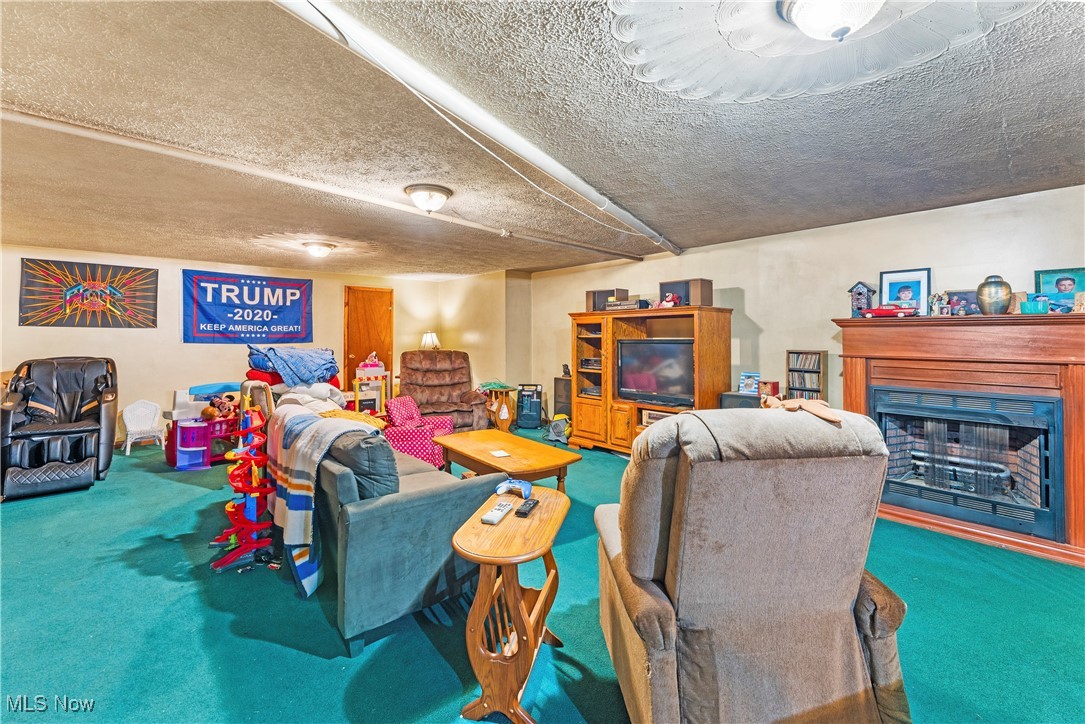 Village/Navarre - Commercial Sale