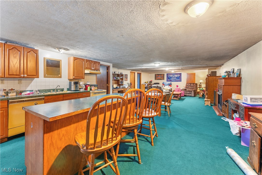 Village/Navarre - Commercial Sale