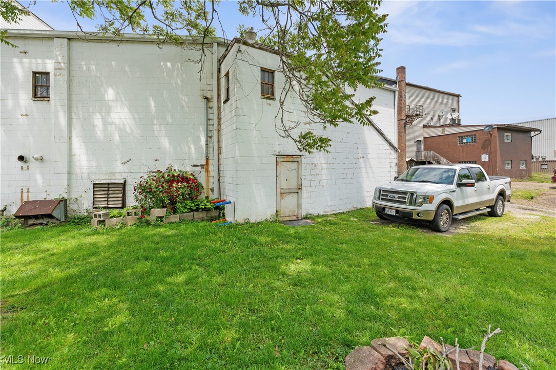 Village/Navarre - Commercial Sale