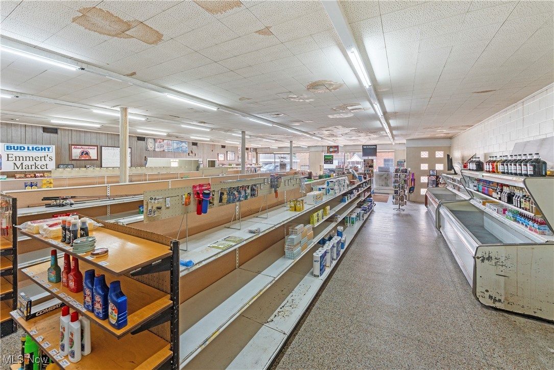 Village/Navarre - Commercial Sale