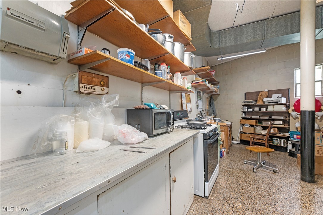 Village/Navarre - Commercial Sale