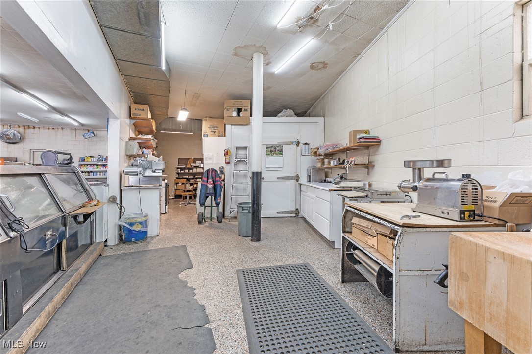 Village/Navarre - Commercial Sale