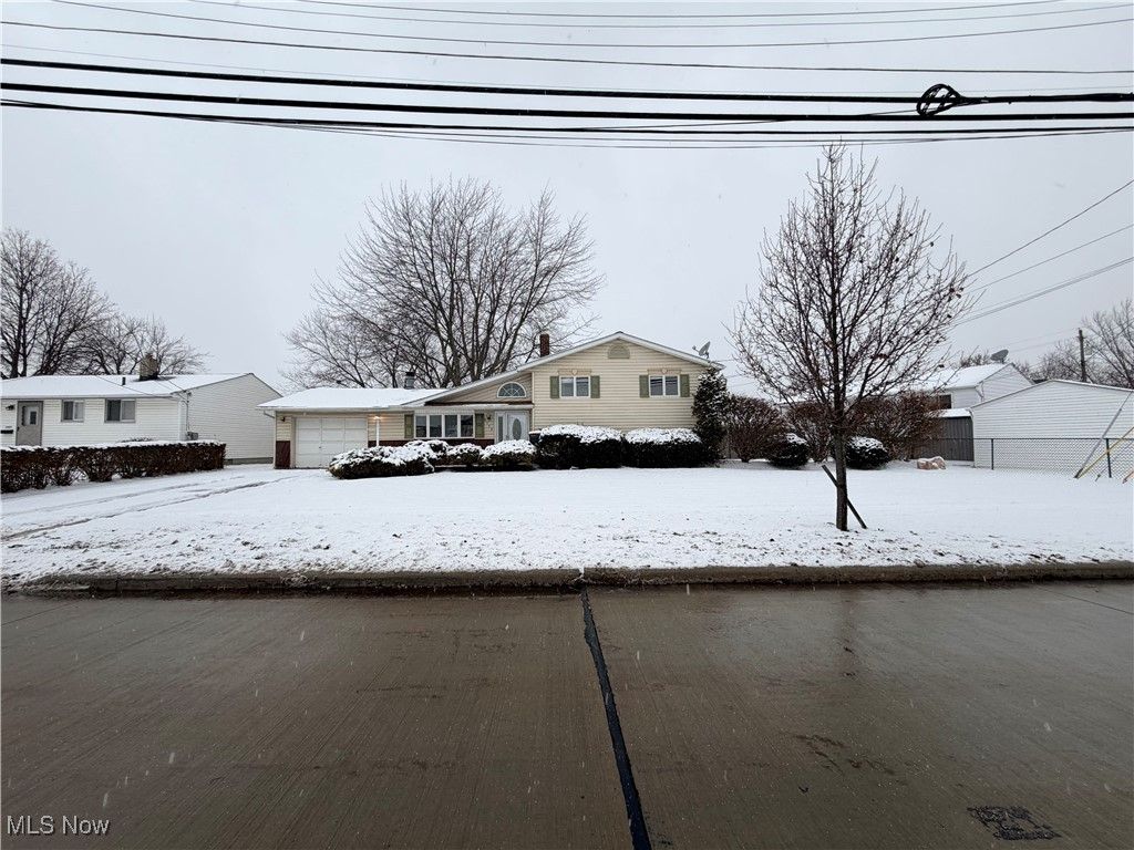 Photo of 5952 Delores Boulevard, Brook Park, OH 44142 (MLS # 5176971)