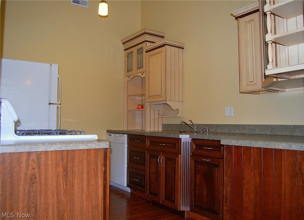 River Oaks Estates - Residential