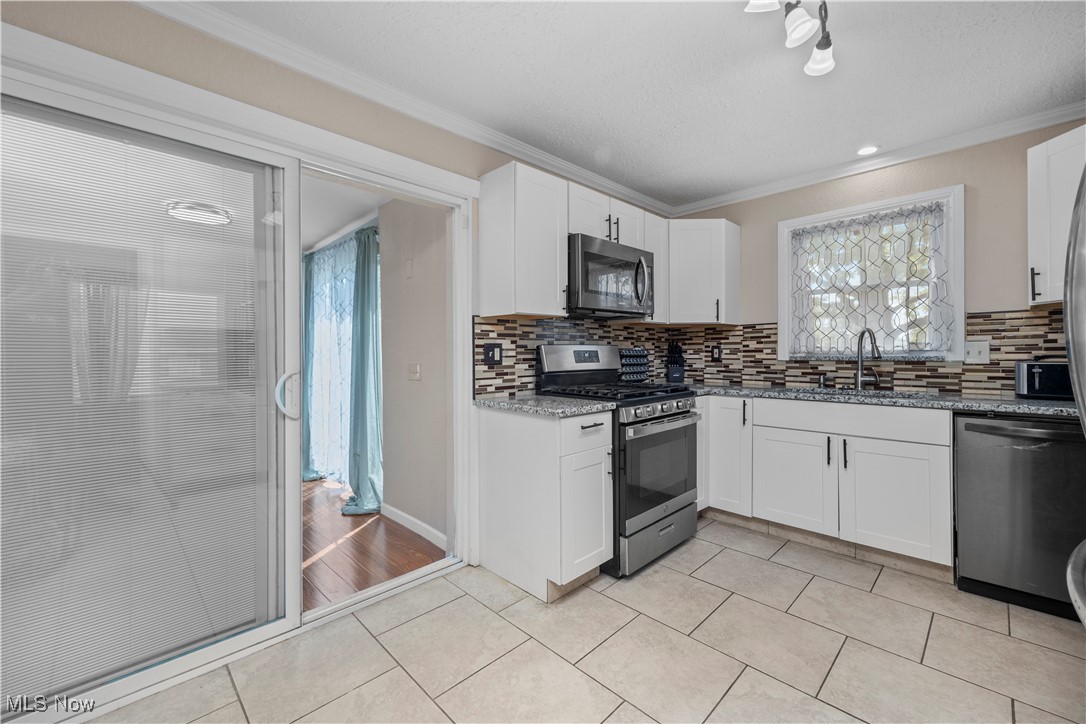 7101 Glencoe Avenue, Brooklyn, Ohio image 3