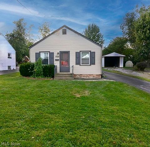 Homes For Sale - 7046 Southern Boulevard<br/> Mahoning County, Youngstown, OH 44512