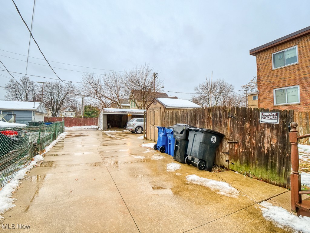 2809 Archwood Avenue