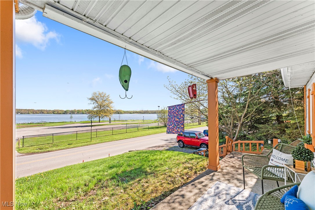 2400 Lakeside Drive, Lakemore, Ohio image 5