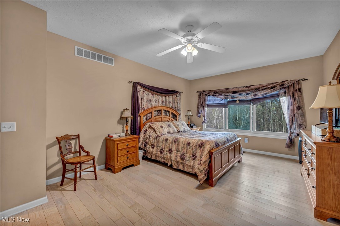 688 Nicole Drive, Amherst, Ohio image 17