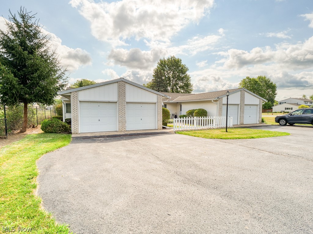 Evergreen Mdws Condo 02 - Residential