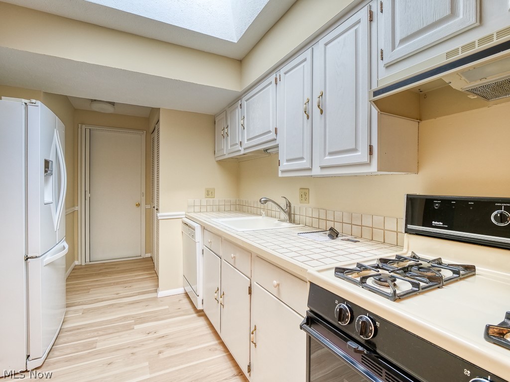 Evergreen Mdws Condo 02 - Residential