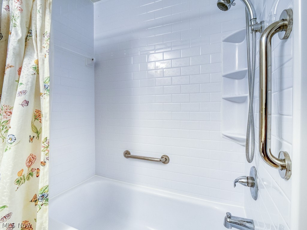 Evergreen Mdws Condo 02 - Residential